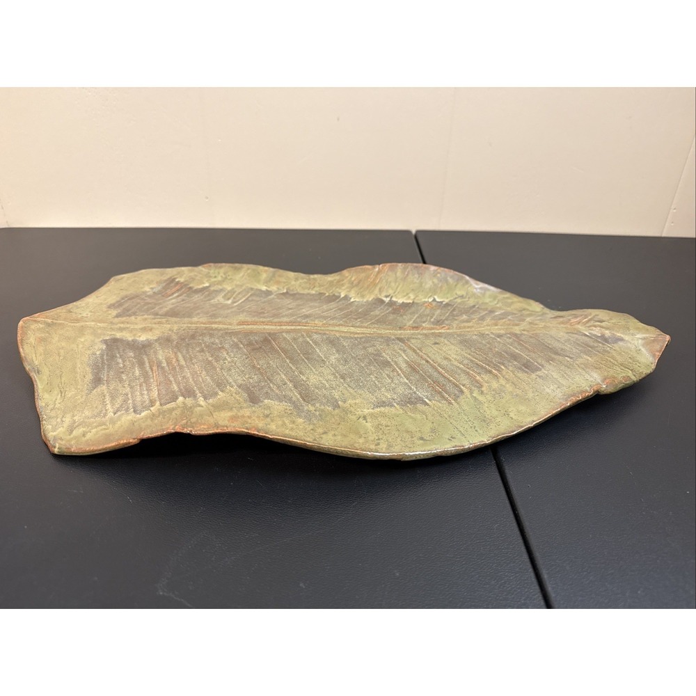 Large Leaf Center Piece For Decorating